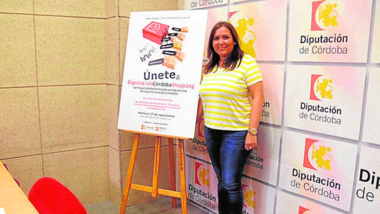 La presidenta del Instituto Provincial de Desarrollo Económico, Ana Carillo, durante un acto