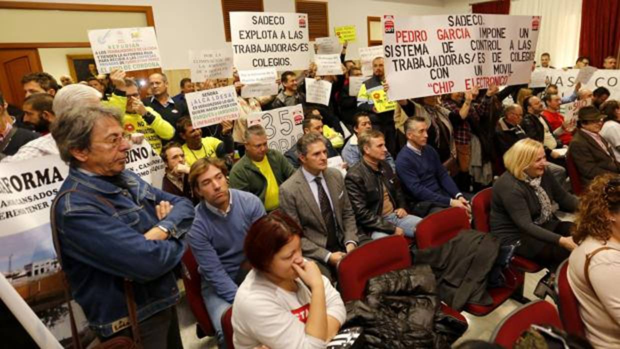 Protestas en el último Pleno municipal