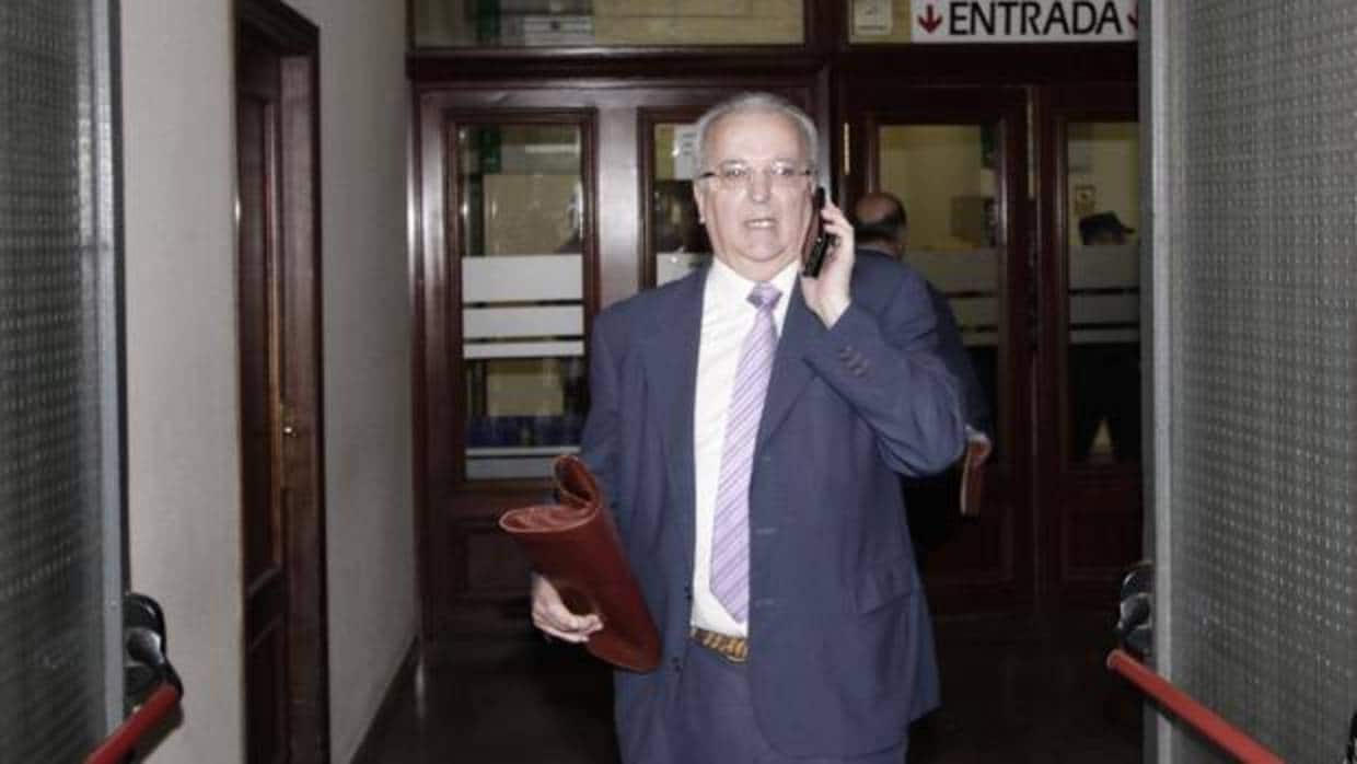 Antonio Fernández, tras declarar en los juzgados en abril