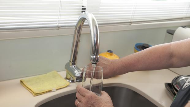 Los cordobeses pagan un 60% más por el agua que el resto de España