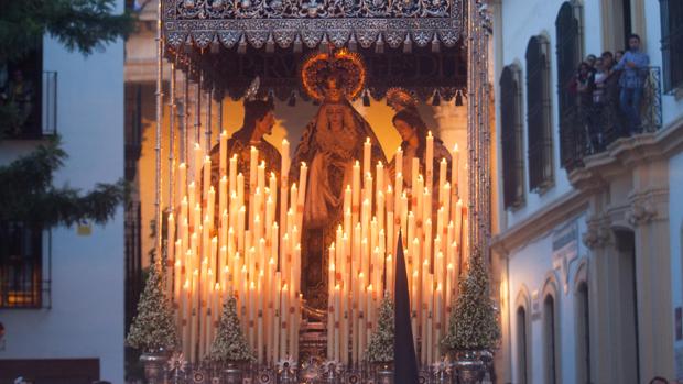 El Viernes Santo de Córdoba, una jornada con los mismos pasos desde 1995