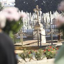Tumbas de un cementerio