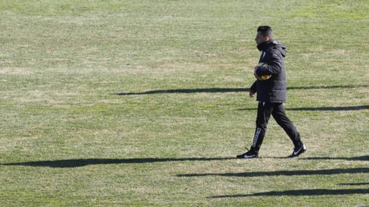 El entrenador del Córdoba, en la Ciudad Deportiva que usa el conjunto blanquiverde