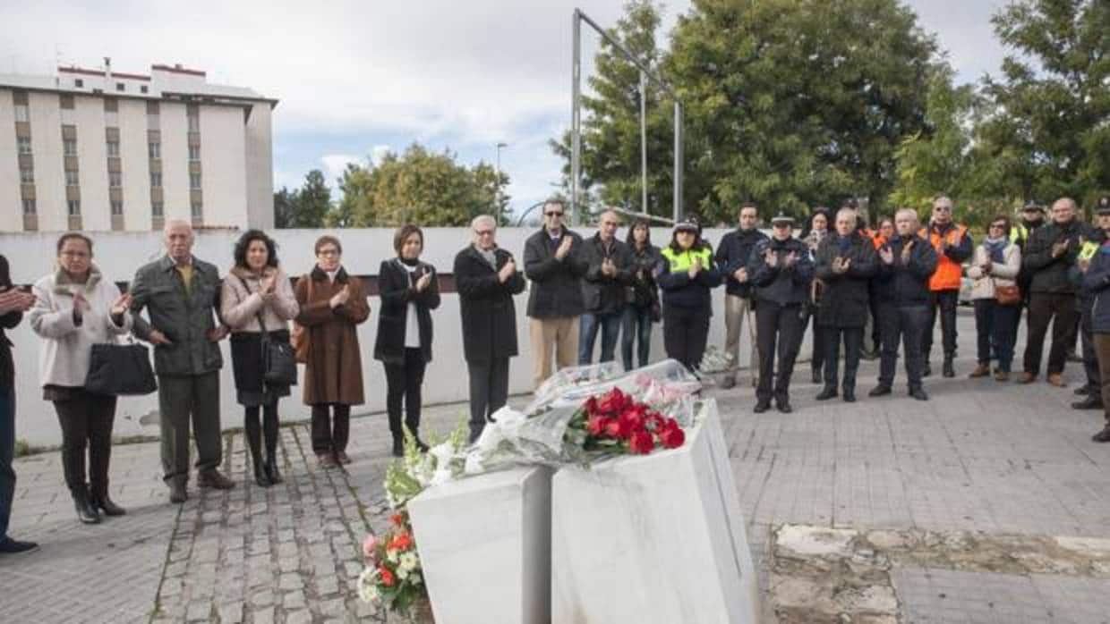 Homenaje a las dos policías locales que fueron asesinadas hace 21 años tras el atraco del Banco Santander