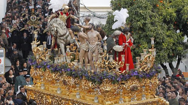 El caballo, una imagen que nunca ha faltado en la Semana Santa de Córdoba