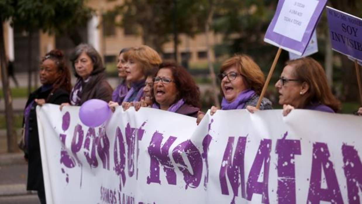 Mujeres manifestándose contra la violencia machista