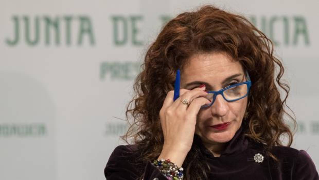 La consejera de Hacienda, María Jesús Montero, durante la rueda de prensa del pasado martes