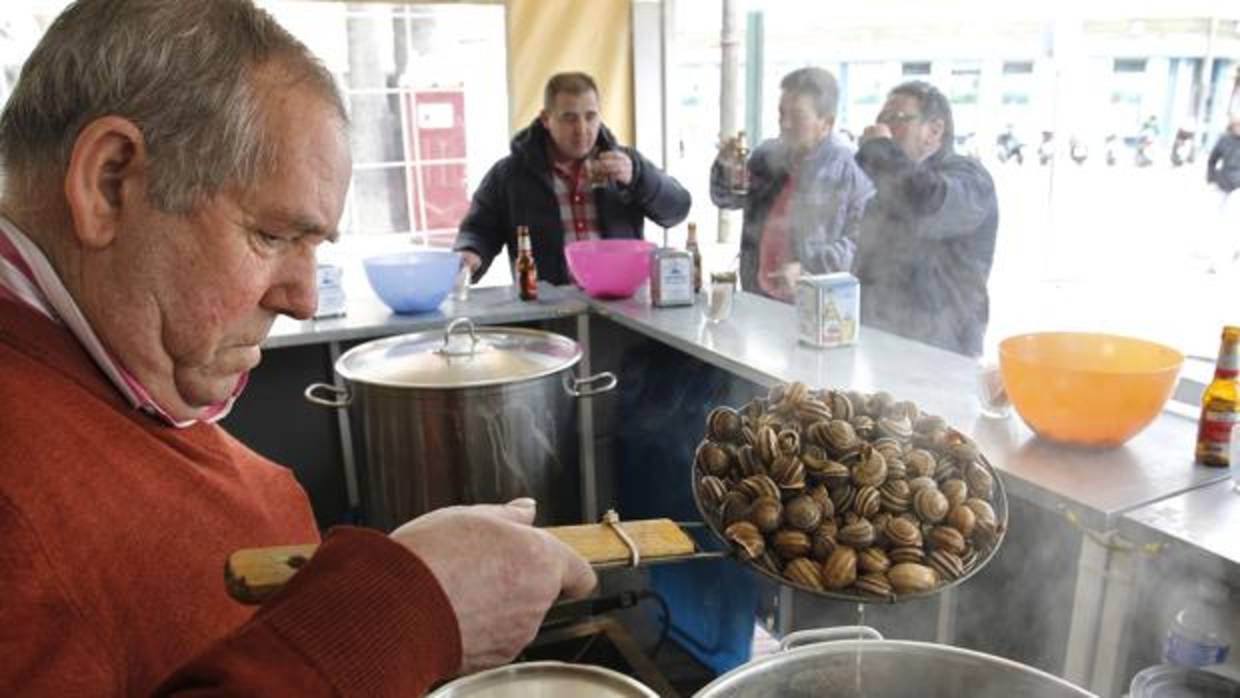 Un puesto de caracoles de la capital cordobesa