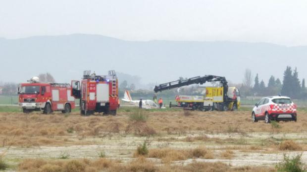 Dos heridos al salirse de la pista el ultraligero en el que volaban en el aeropuerto de Córdoba