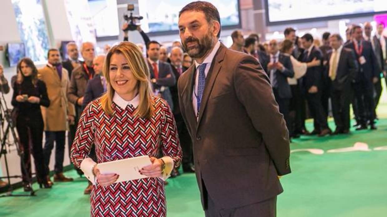 Susana Díaz junto al consejero de Turismo, Javier Fernández