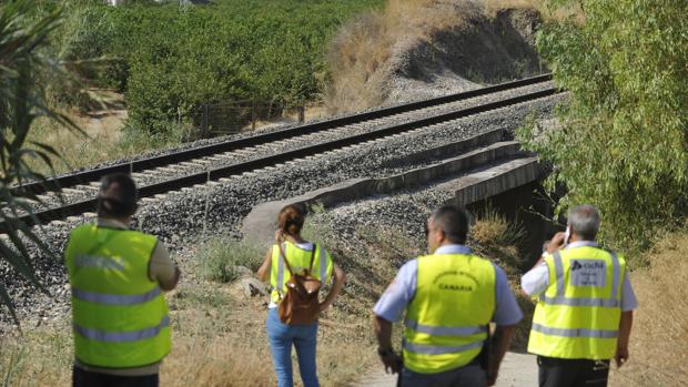 Nadie pidió que parara el tren que pudo matar a la pequeña Lucía en Málaga