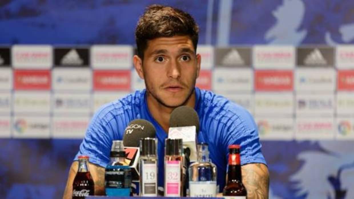 Jesús Valentín, en una rueda de prensa con el Real Zaragoza