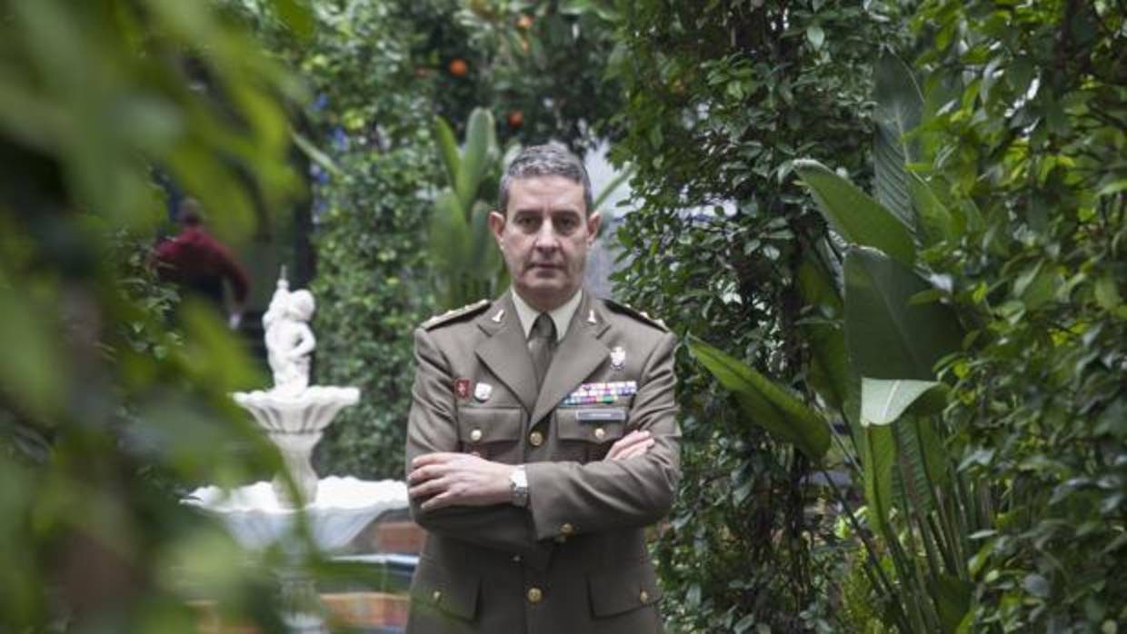 Iñigo Laquidain, en el patio de la Subdelegación de Defensa