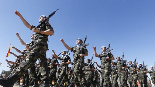 Parada militar de la Brigada «Guzmán El Bueno» X