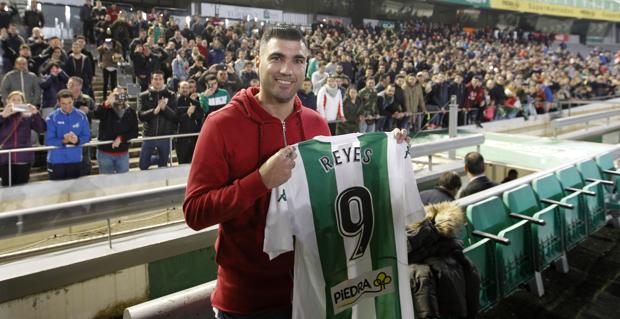 José Antonio Reyes, en su presentación: «Vengo a salvar a un histórico como es el Córdoba CF»