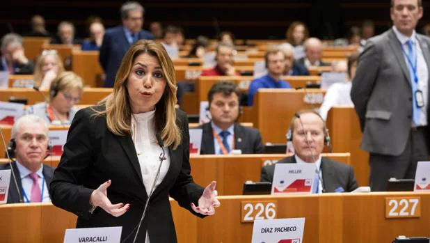 Susana Díaz alerta en Bruselas de los populismos y el independentismo