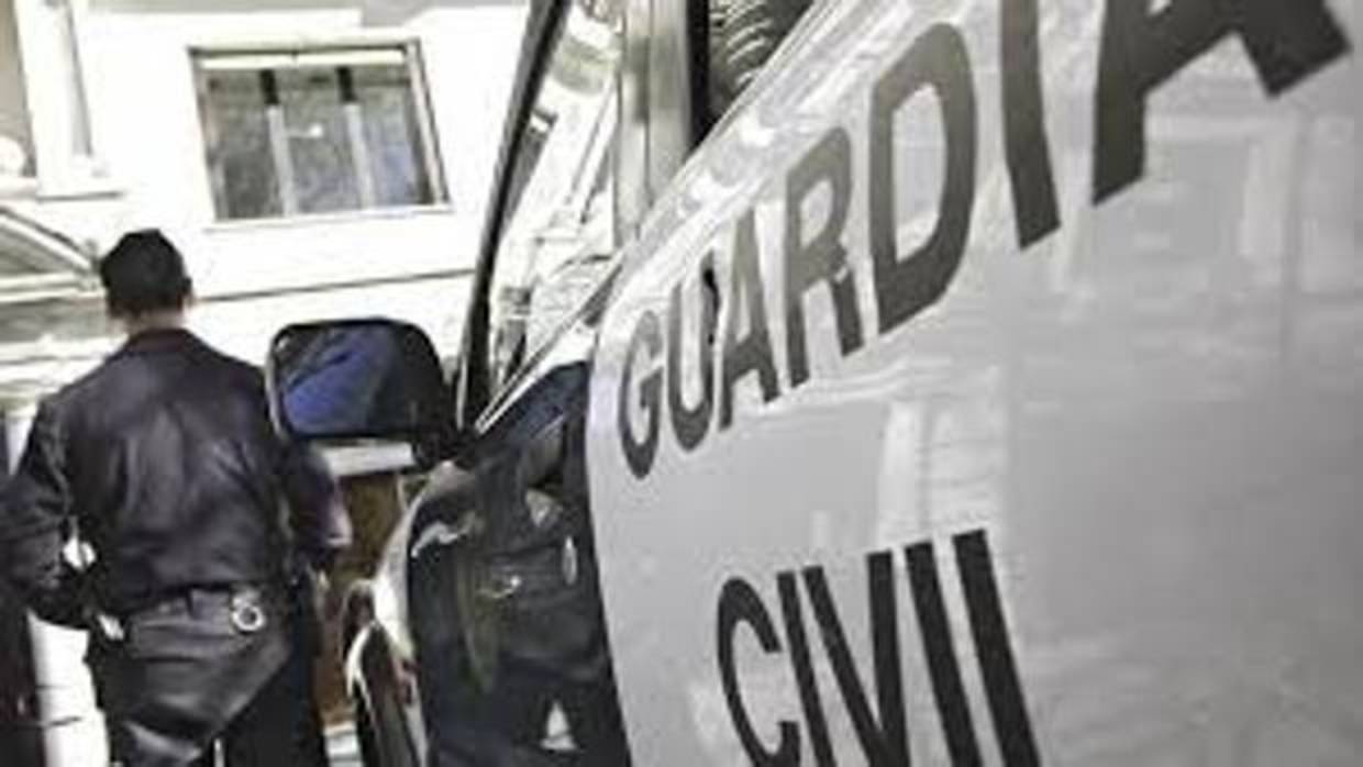 La Guardia Civil intervino dos mil euros en la operación