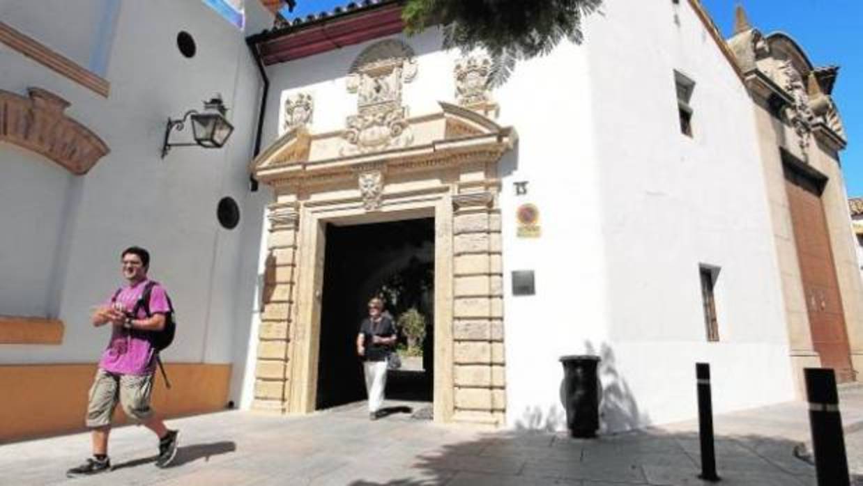 Entrada al convento de Santa Isabel de los Ángeles