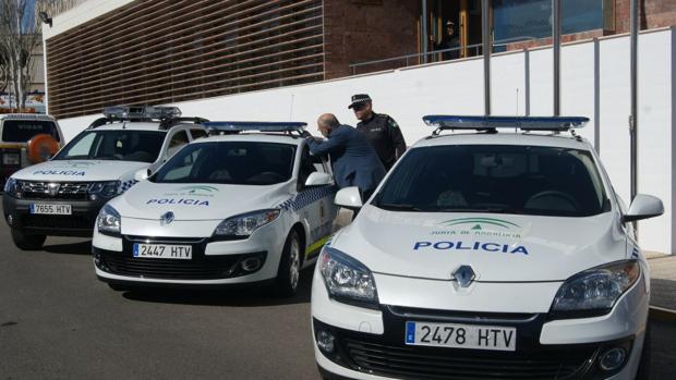 La Policía Local de Vícar patrulla en coches que carecen de ITV