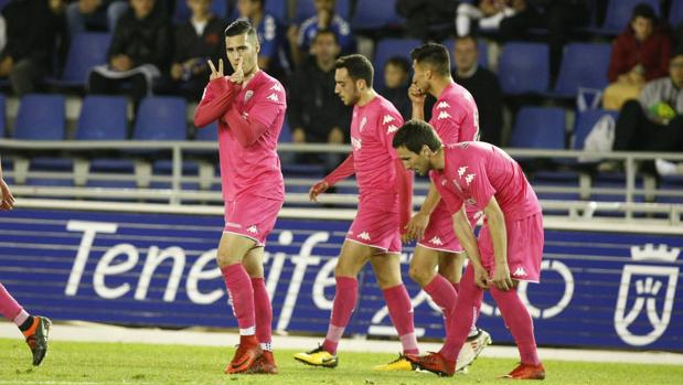 Sergi Guardiola, protagonista decisivo en las dos áreas durante el Club Deportivo Tenerife-Córdoba CF