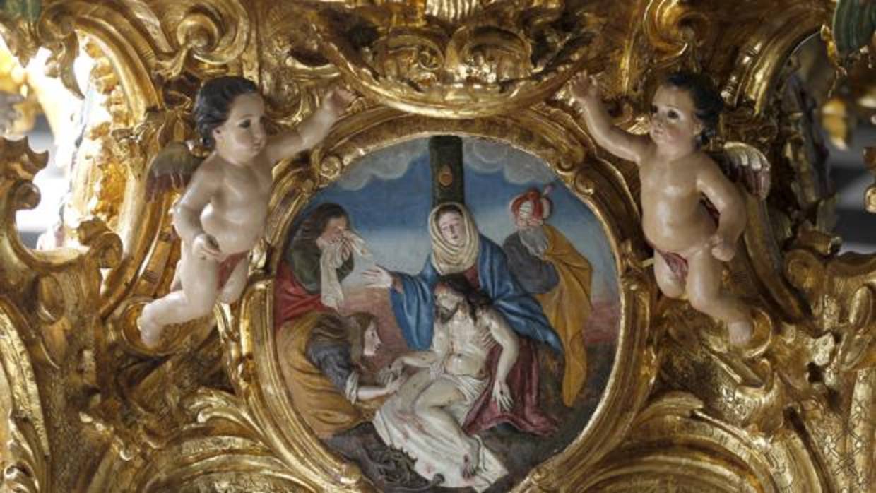 Peana de la Virgen de los Dolores, obra rococó de finales del siglo XVIII