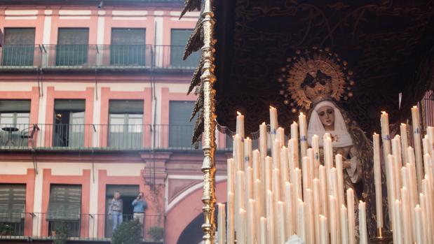 Así sonó «Por una madre» en el concierto de la banda de la Esperanza de Córdoba