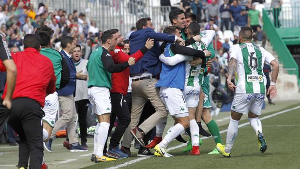 La primera remontada de la temporada da vida al Córdoba CF