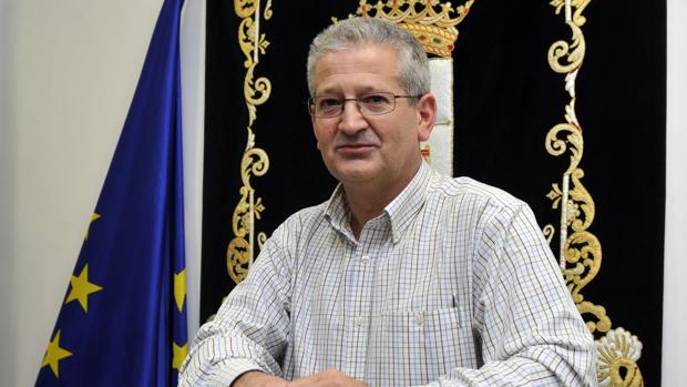 Denuncian que un desguace vinculado a familiares del alcalde de Alcaracejos lleva más de 15 años sin licencia