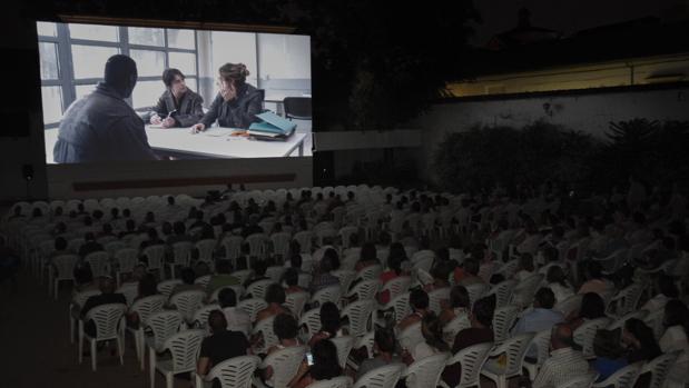 Un cambio en el tipo de protección urbanística permitirá mantener el cine Fuenseca de Córdoba