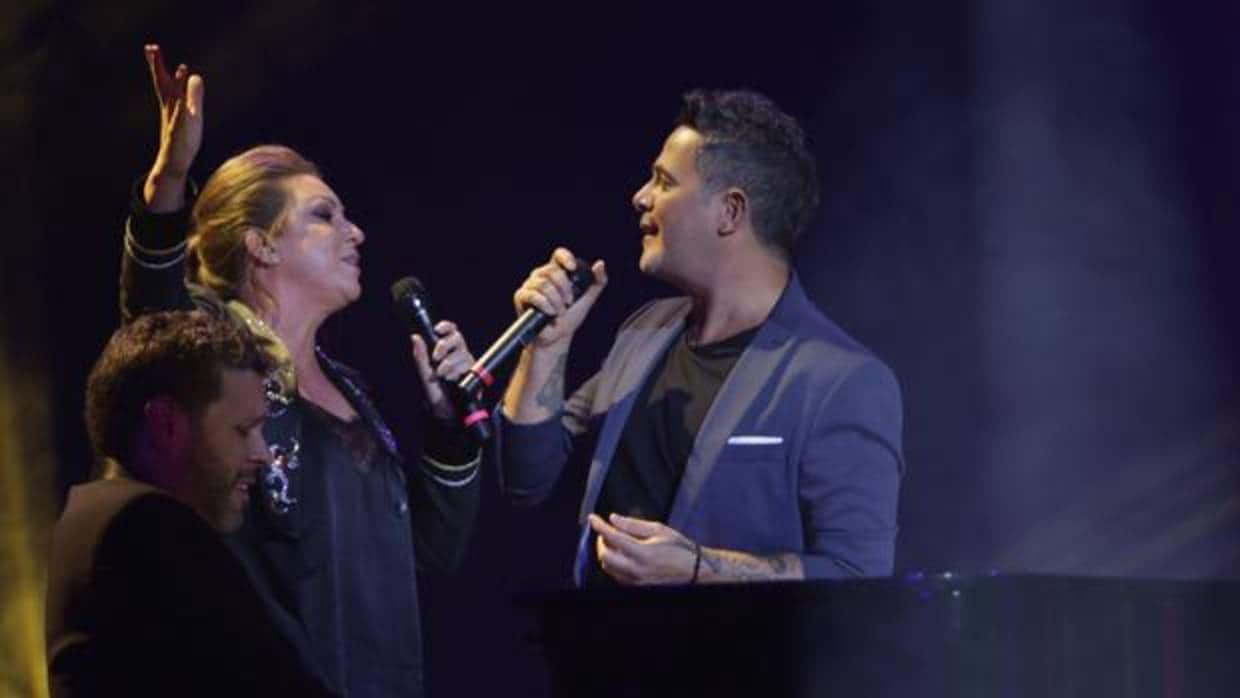 Alejandro Sanz felicitó a su amiga Niña Pastori por la medalla y la interpretación del himno