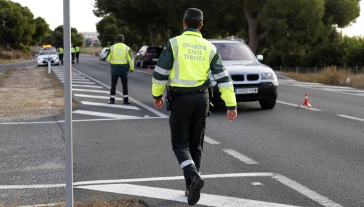 Imagen de un dispositivo especial de la Guardia Civil de Tráfico