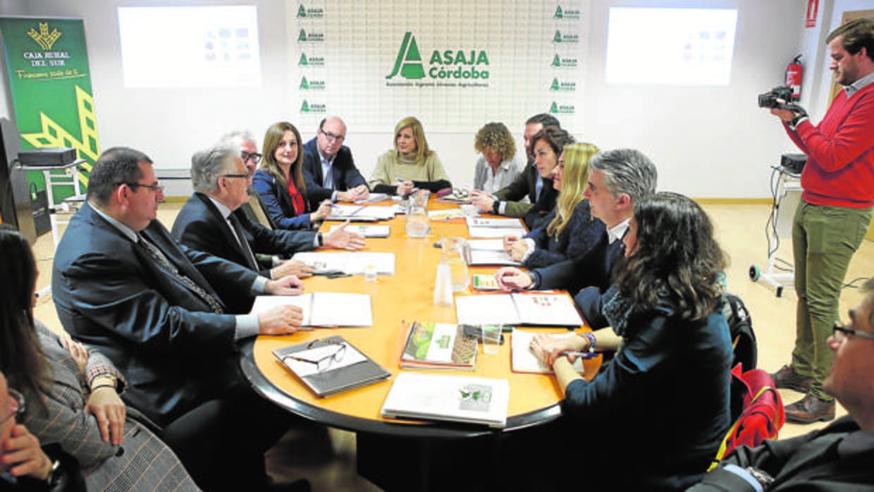 Reunión entre miembros de Asaja Córdoba y del Partido Popular para hablar del campo