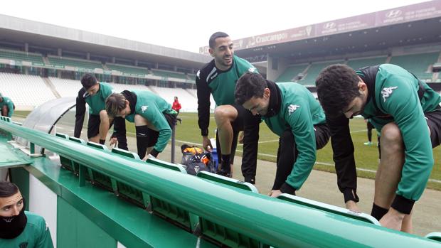 Córdoba CF | Álex Vallejo: «Estábamos en el pozo y ahora somos un equipo venido a más»