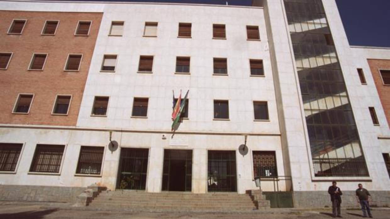 Imagen de la fachada del colegio cordobés de La Aduana