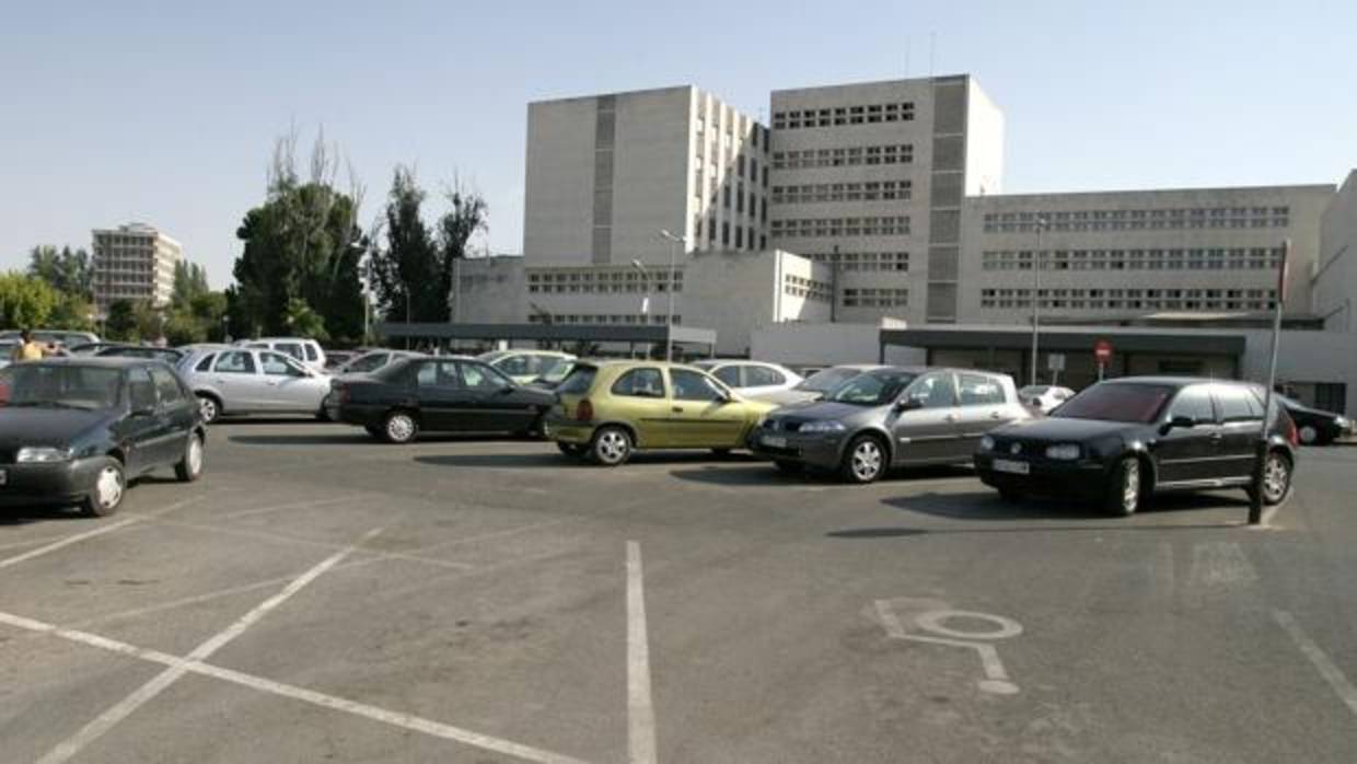 Plazas de aparcamiento junto al hospital Reina Sofía de Córdoba