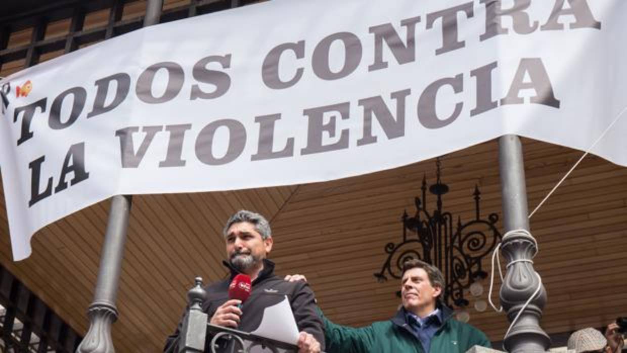 Juan José Cortés durante la concentración del domingo en Huelva