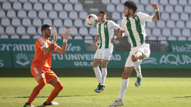 El Córdoba CF B no tira la toalla tras vencer a la Real Balompédica Linense (0-1)