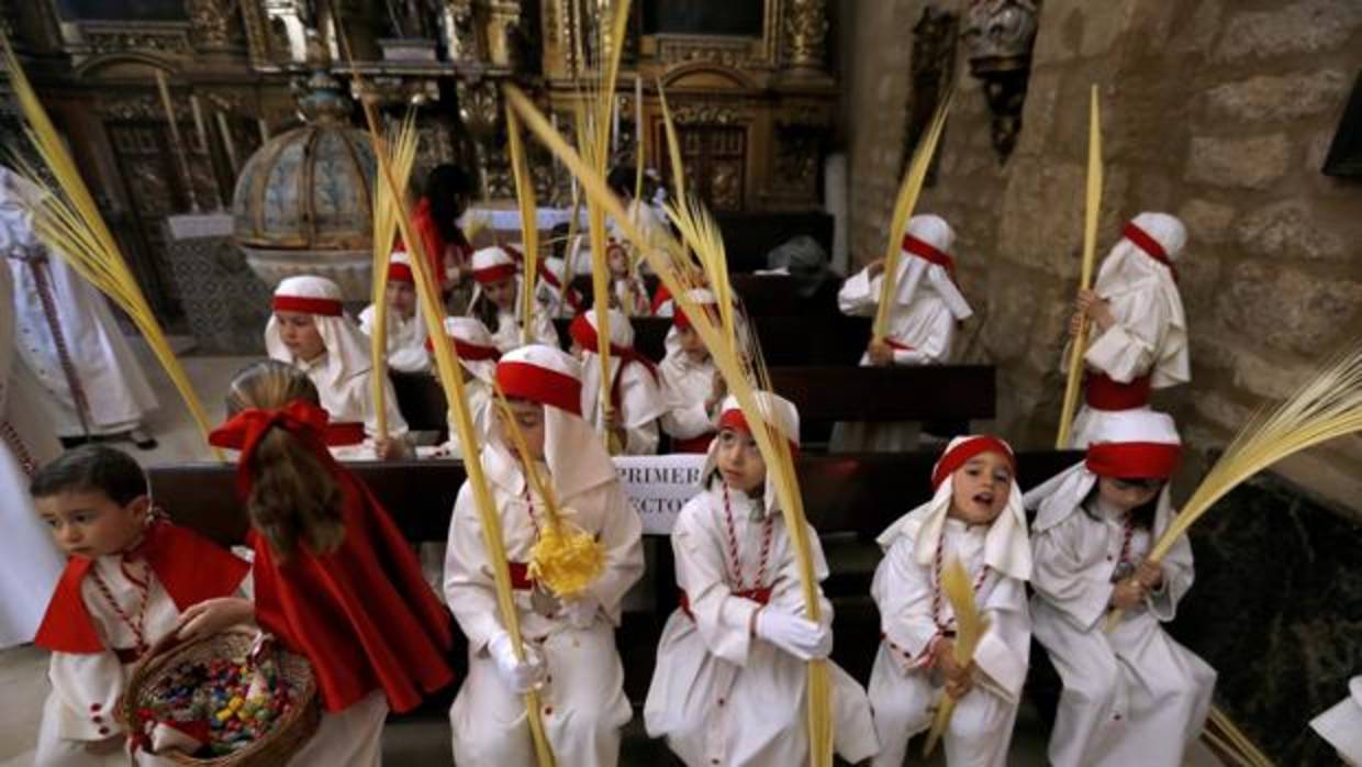 Nazarenos de la Entrada Triunfal de Córdoba de camino a San Lorenzo