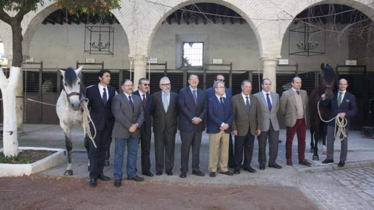 Reunión de fuerza por parte de los 13 colectivos que conforman Córdoba Ecuestre, esta mañana en Caballerizas Reales