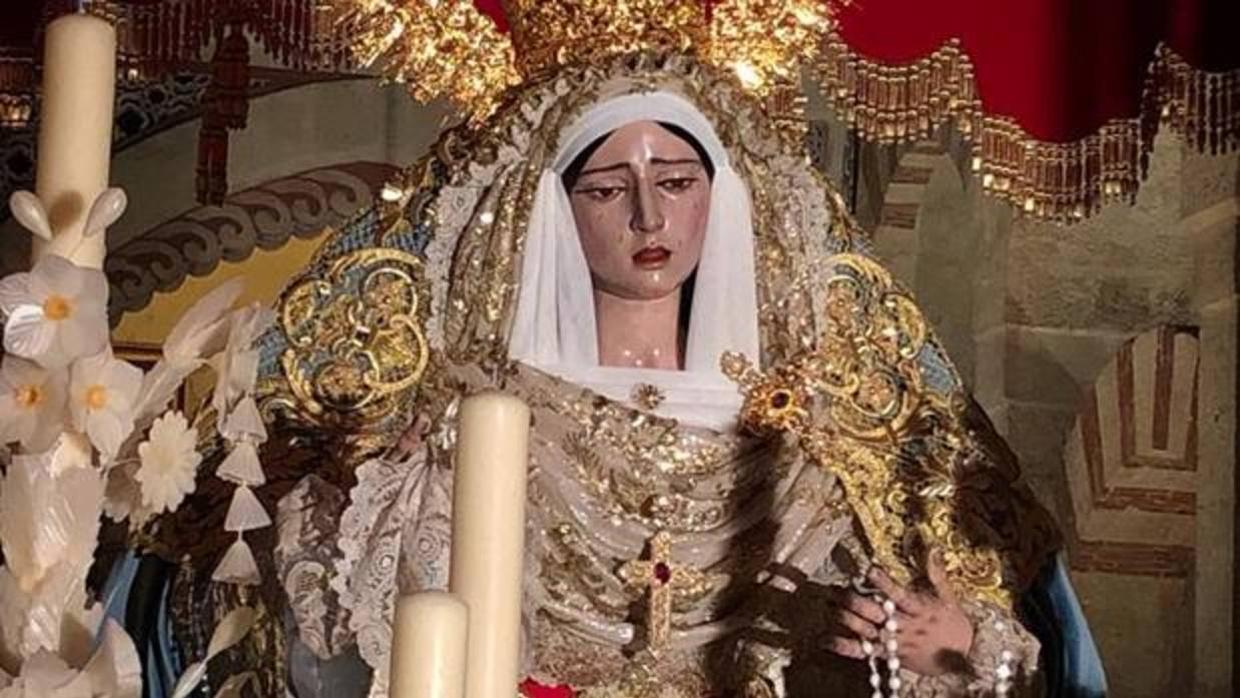 La Virgen de la Salud por primera vez bajo palio