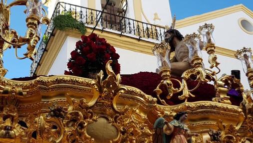 Lunes Santo en la provincia de Cádiz: exhibición de colores y brillos