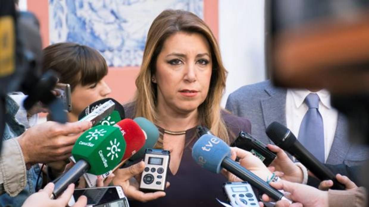 Susana Díaz durante sus declaraciones este miércoles a los periodistas en Sevilla