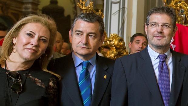 Sanz pide al PSOE no generar «alarma irresponsable» y garantiza refuerzos contra el narcotráfico en La Línea