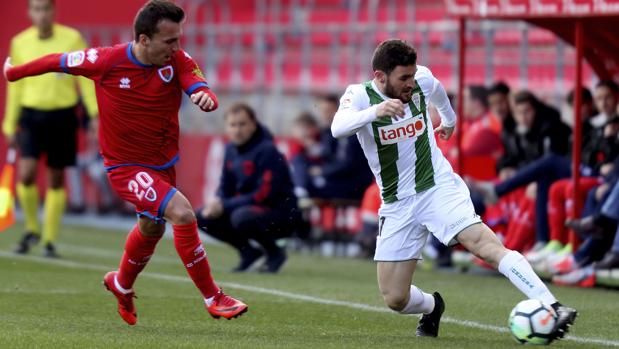 El Córdoba CF frena su mejoría tras perder ante el Club Deportivo Numancia (2-1)