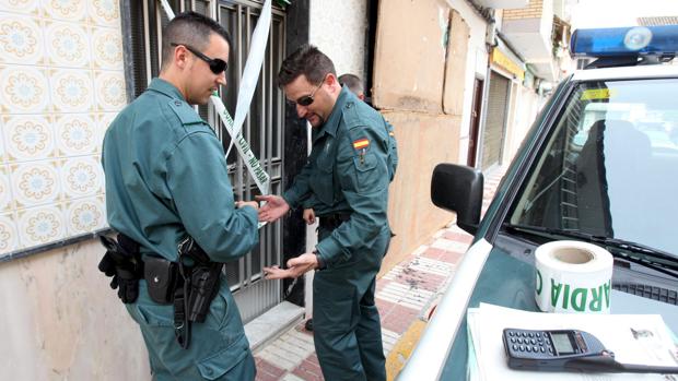 La Guardia Civil salva en Luque a una mujer que sufrió una crisis catatónica