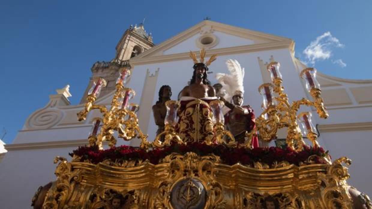 Salida del Señor de las Penas en la Semana Santa de Córdoba