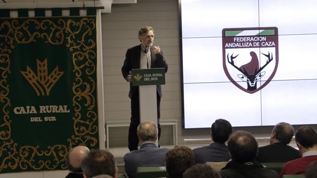 El consejero de Medio Ambiente apoya la caza sostenible como un «aliado» en Andalucía