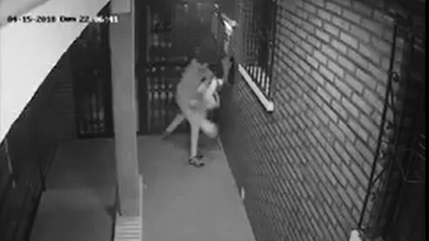 Brutal agresión a una mujer en Algeciras para robarle el bolso