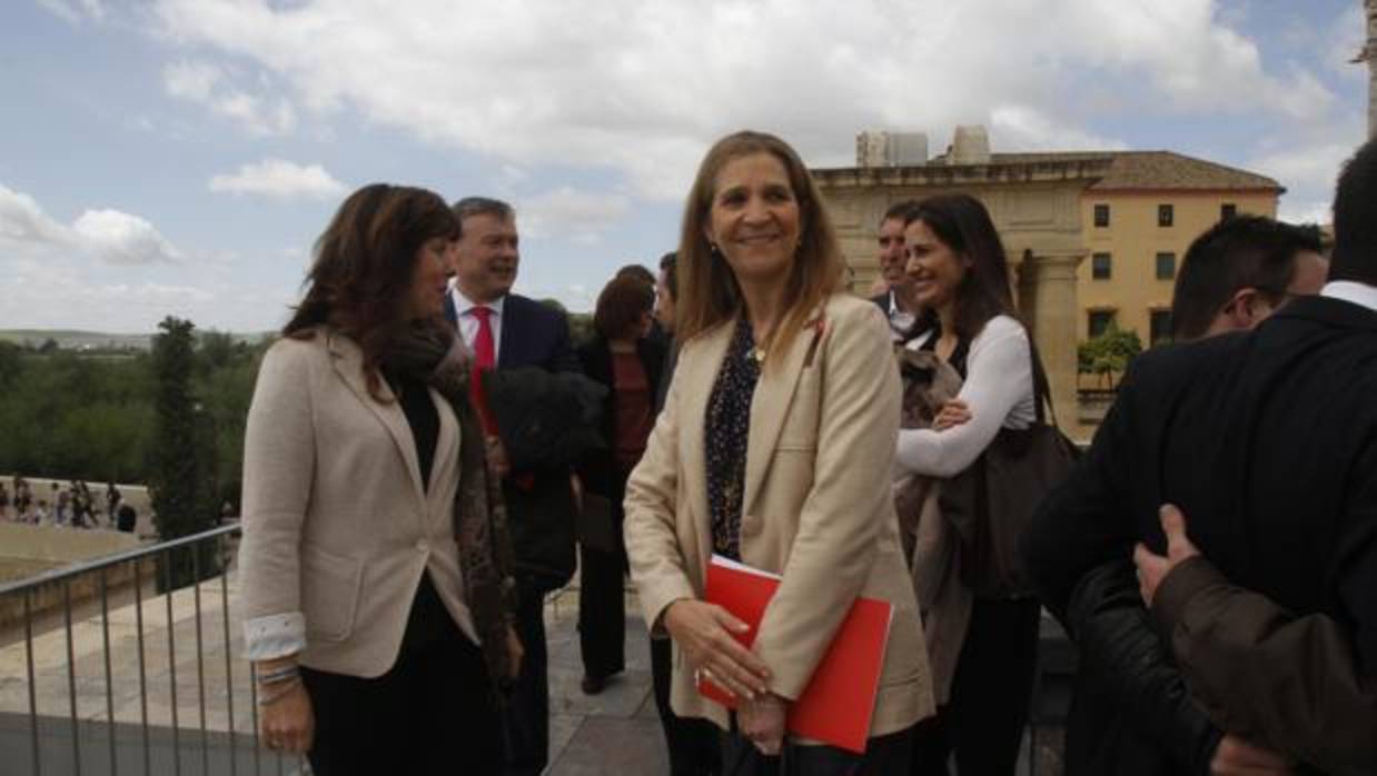 Doña Elena, tras el acto de entrega de los reconocimientos de la Fundación Mapfre en Córdoba