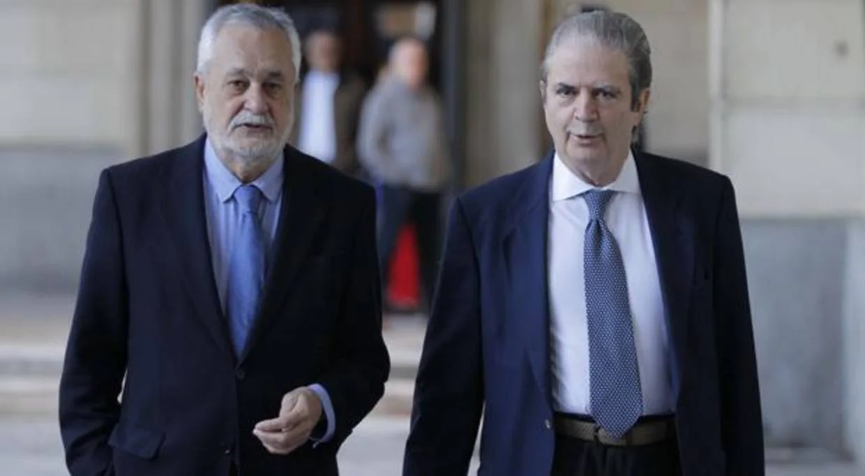Griñán y su abogado José María Mohedano